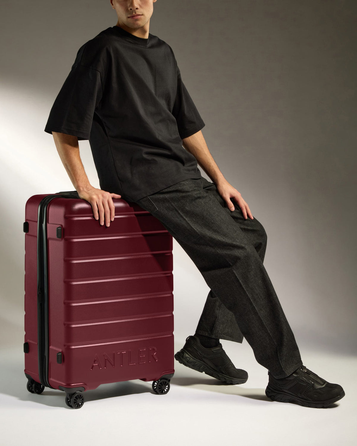 Antler Luggage -  Large Suitcase in Rich Red - Logo - Hard Suitcase - Large Large Suitcase Red - Logo | Lightweight Hard Shell Luggage
