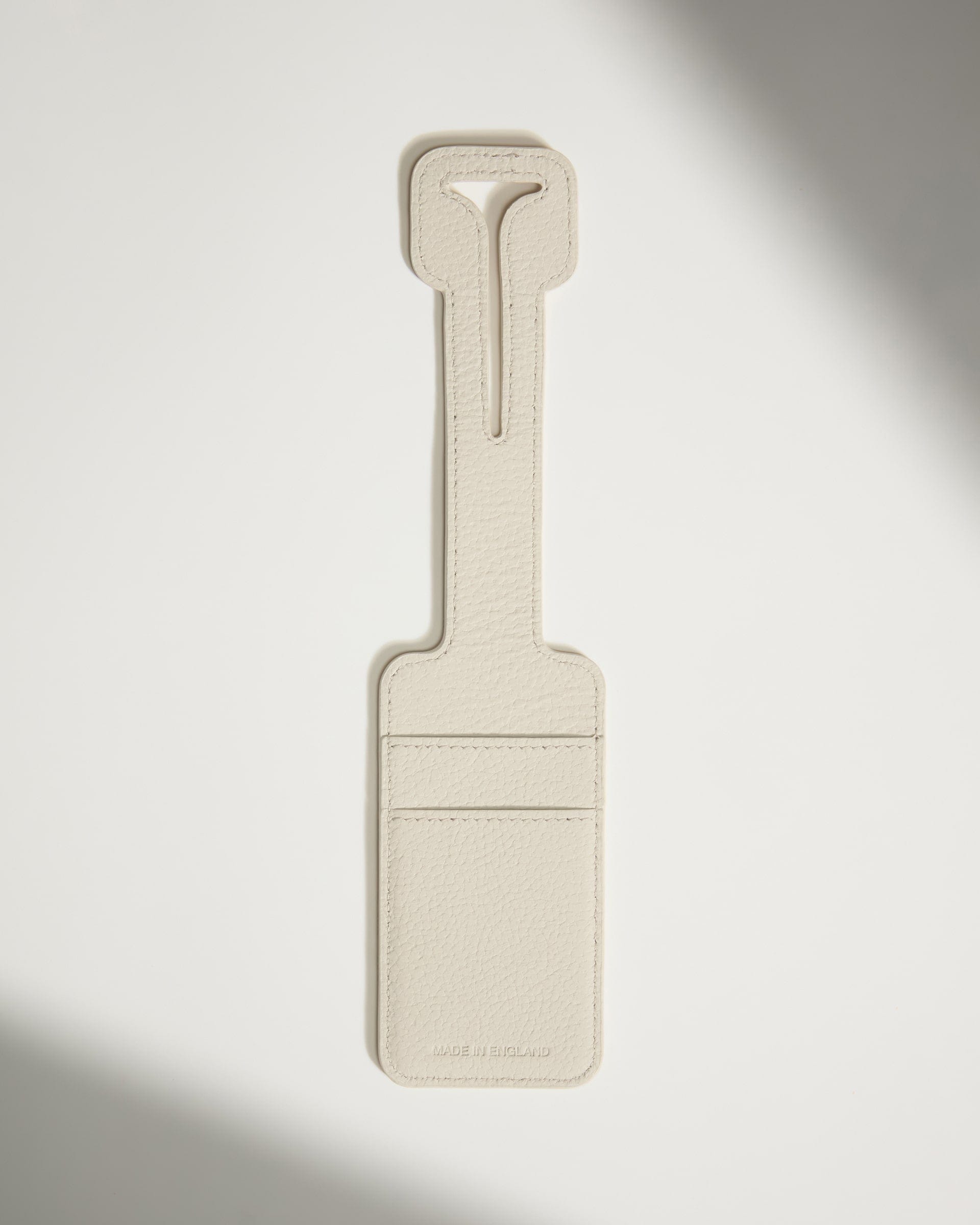 Antler Luggage -  Luggage Tag in Sandstone Leather - Heritage - Luggage Tags Luggage Tag in Sandstone Leather - Heritage | Travel Accessories