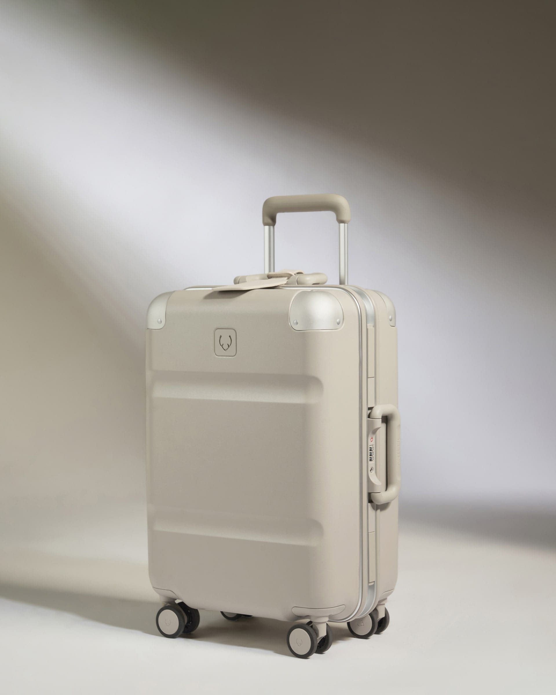 Antler Luggage -  Luggage Tag in Sandstone Leather - Heritage - Luggage Tags Luggage Tag in Sandstone Leather - Heritage | Travel Accessories