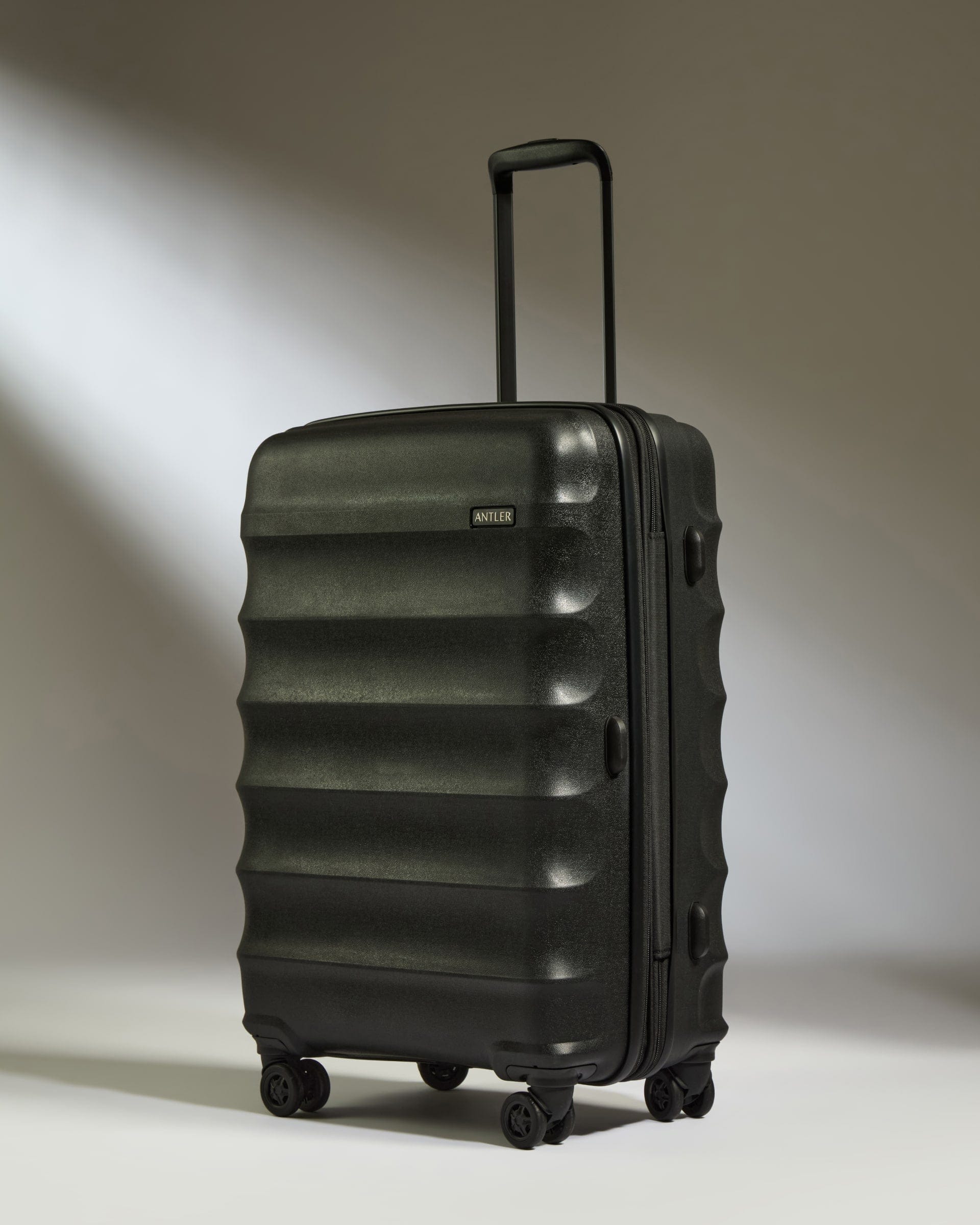 Medium Suitcase Juno