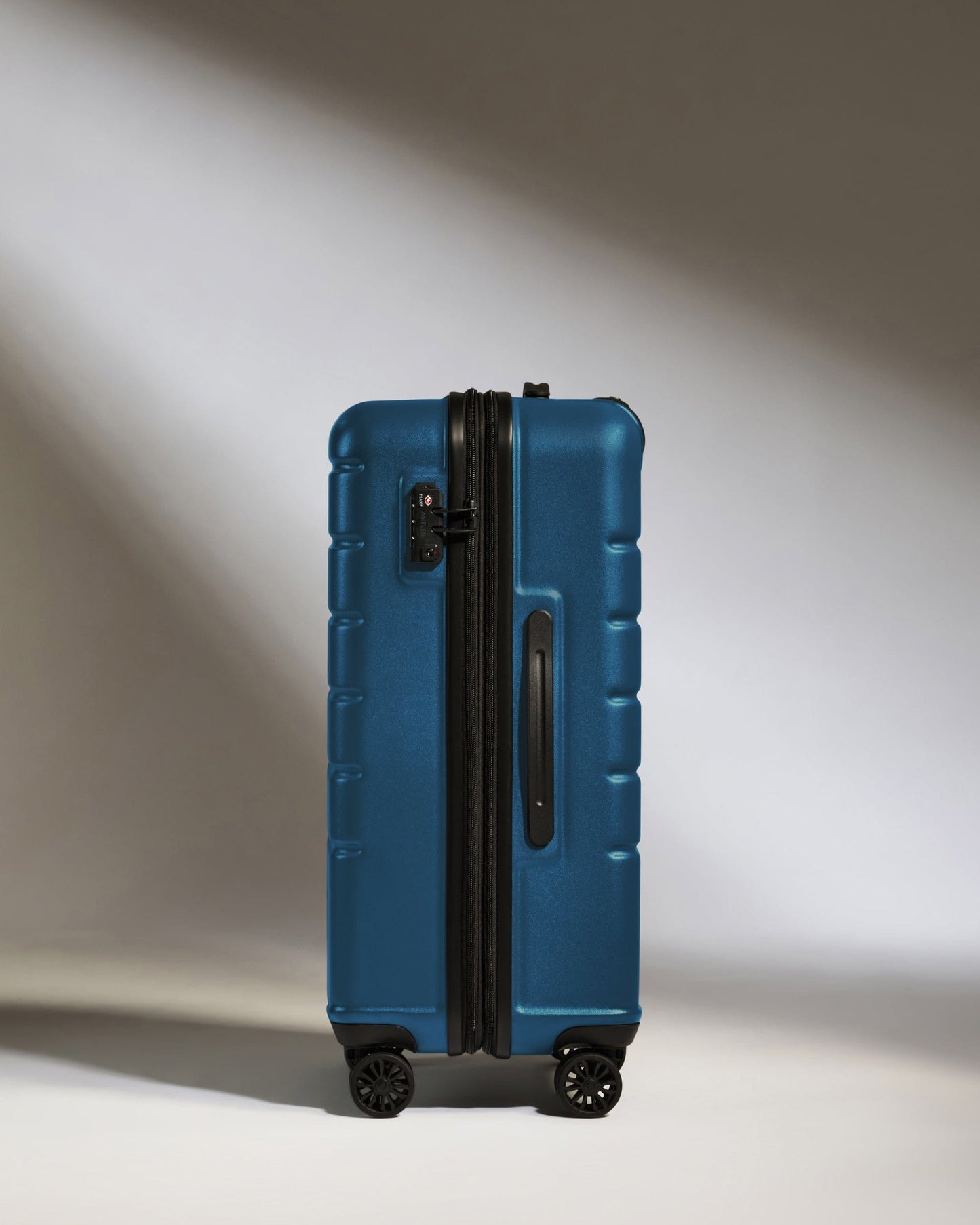 Antler Luggage -  Medium Suitcase in Bold Blue - Logo - Hard Suitcase - Medium Medium Suitcase Bold Blue - Logo | Lightweight Hard Shell Luggage