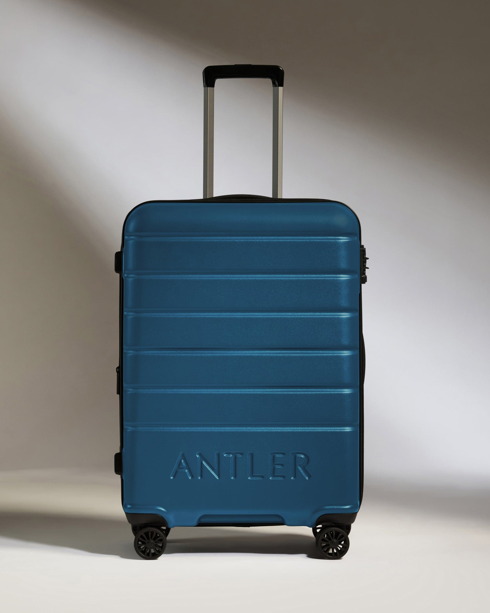 Antler Luggage -  Medium Suitcase in Bold Blue - Logo - Hard Suitcase - Medium Medium Suitcase Bold Blue - Logo | Lightweight Hard Shell Luggage