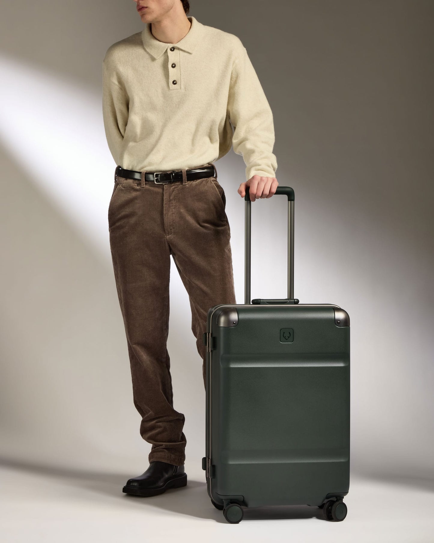 Antler Luggage -  Medium Suitcase in Dark Forest Green - Heritage Stripe - Hard Suitcase Medium Suitcase in Dark Forest Green - Heritage Stripe | Premium Hard Shell Trunk Luggage