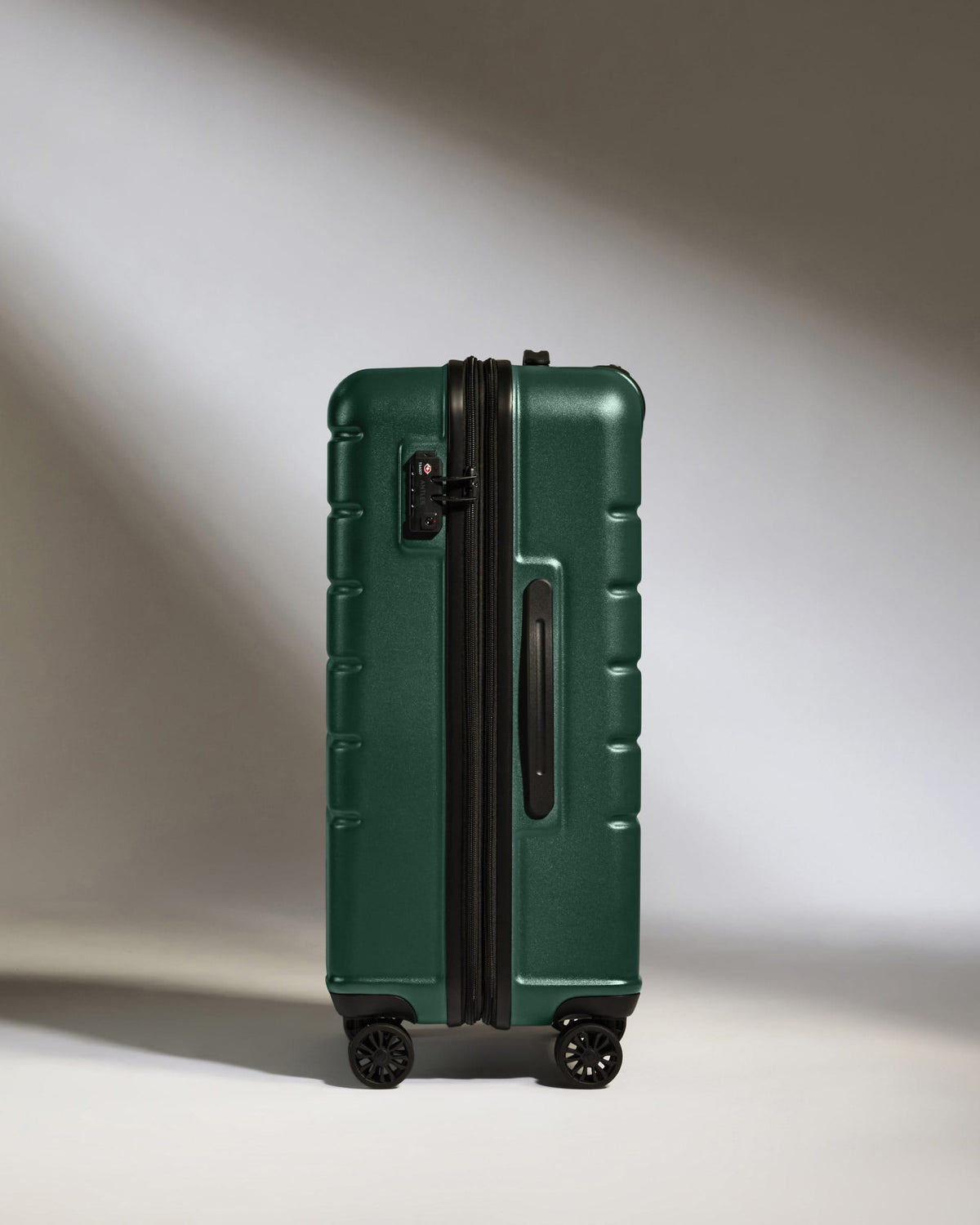 Antler Luggage -  Medium Suitcase in Dark Teal - Logo - Hard Suitcase - Medium Medium Suitcase Dark Teal - Logo | Lightweight Hard Shell Luggage