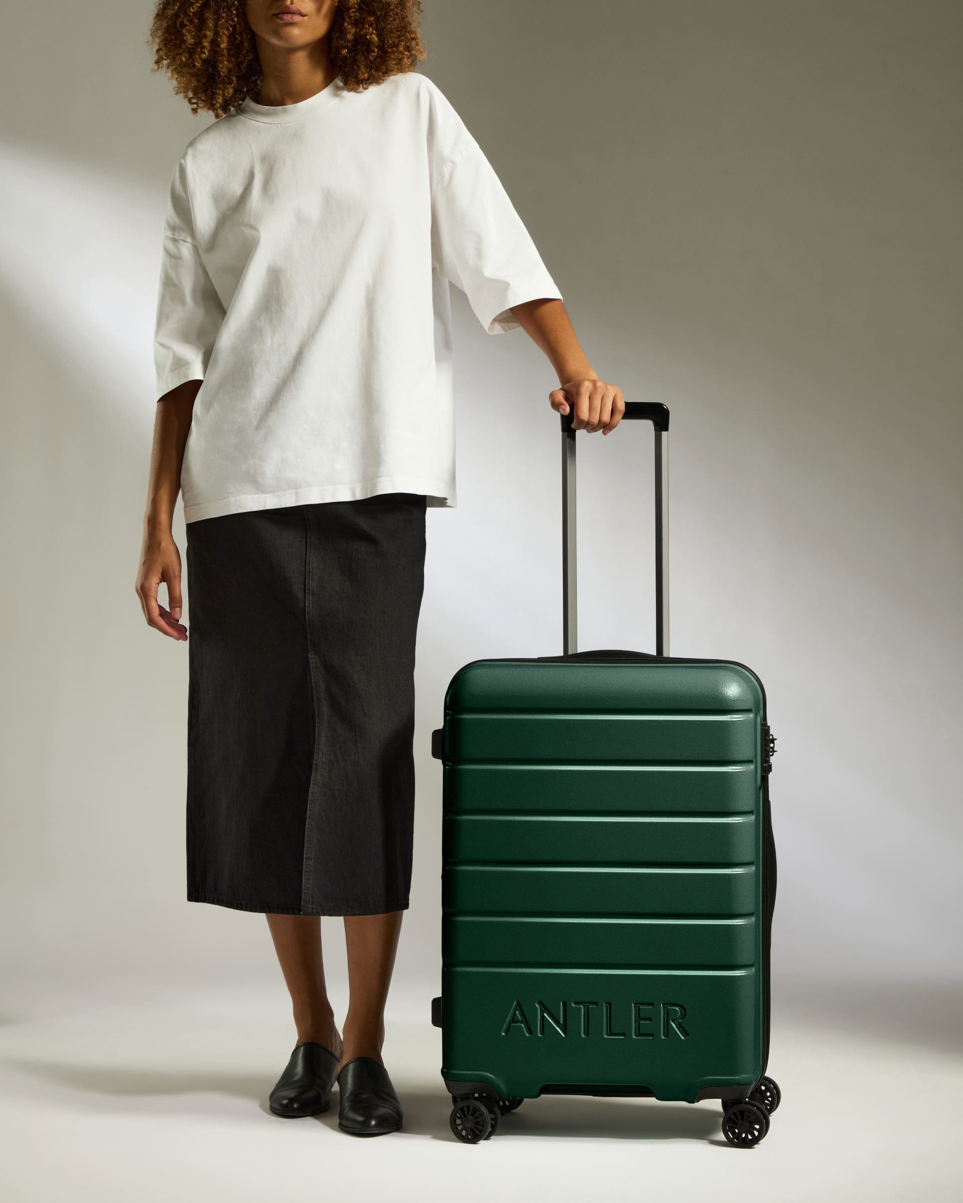 Antler Luggage -  Medium Suitcase in Dark Teal - Logo - Hard Suitcase - Medium Medium Suitcase Dark Teal - Logo | Lightweight Hard Shell Luggage