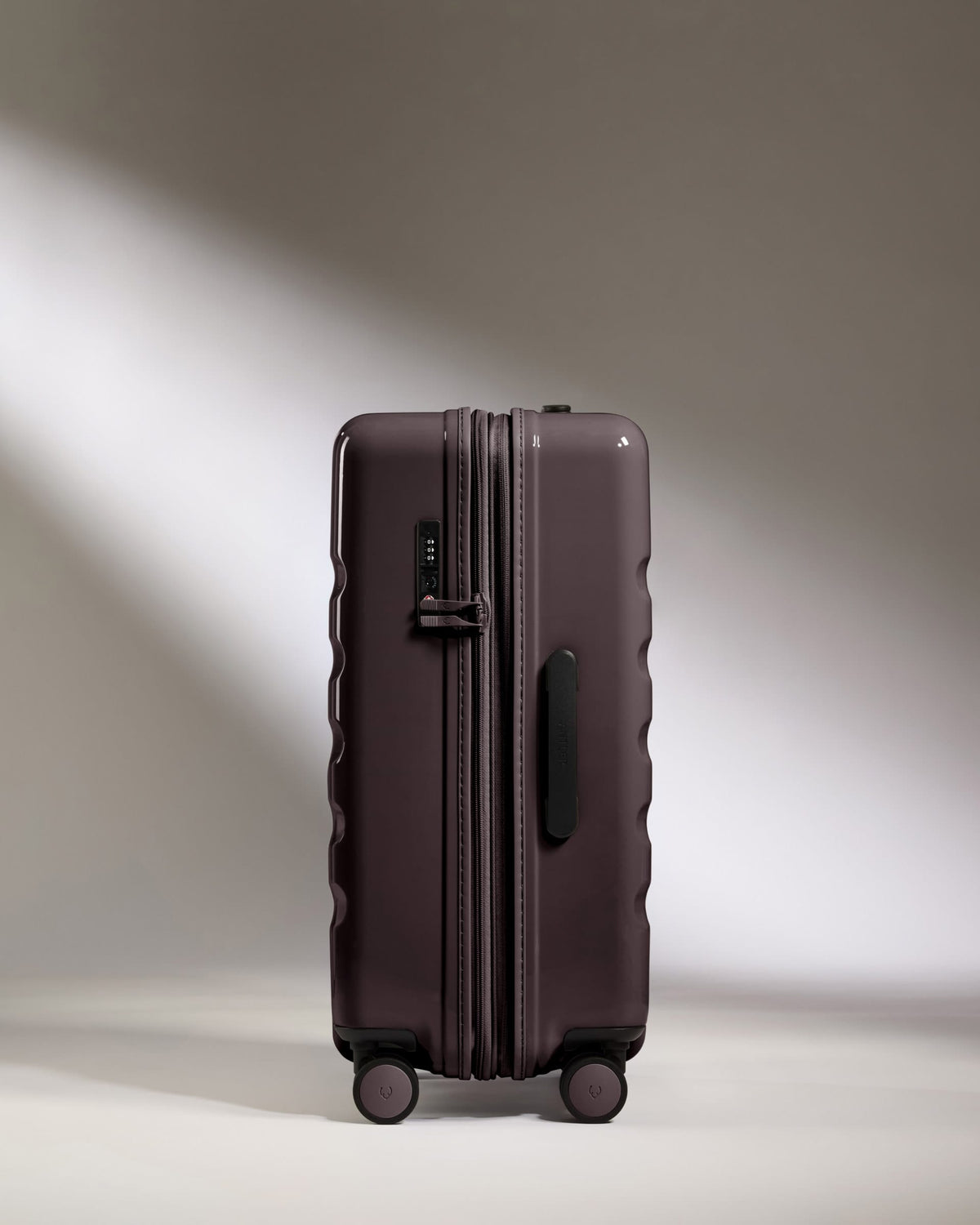 Antler Luggage -  Medium Suitcase in Hedgerow Gloss - Icon Stripe - Hard Suitcase Medium Suitcase in Hedgerow Gloss - Icon Stripe | Lightweight & Hard Shell Suitcase