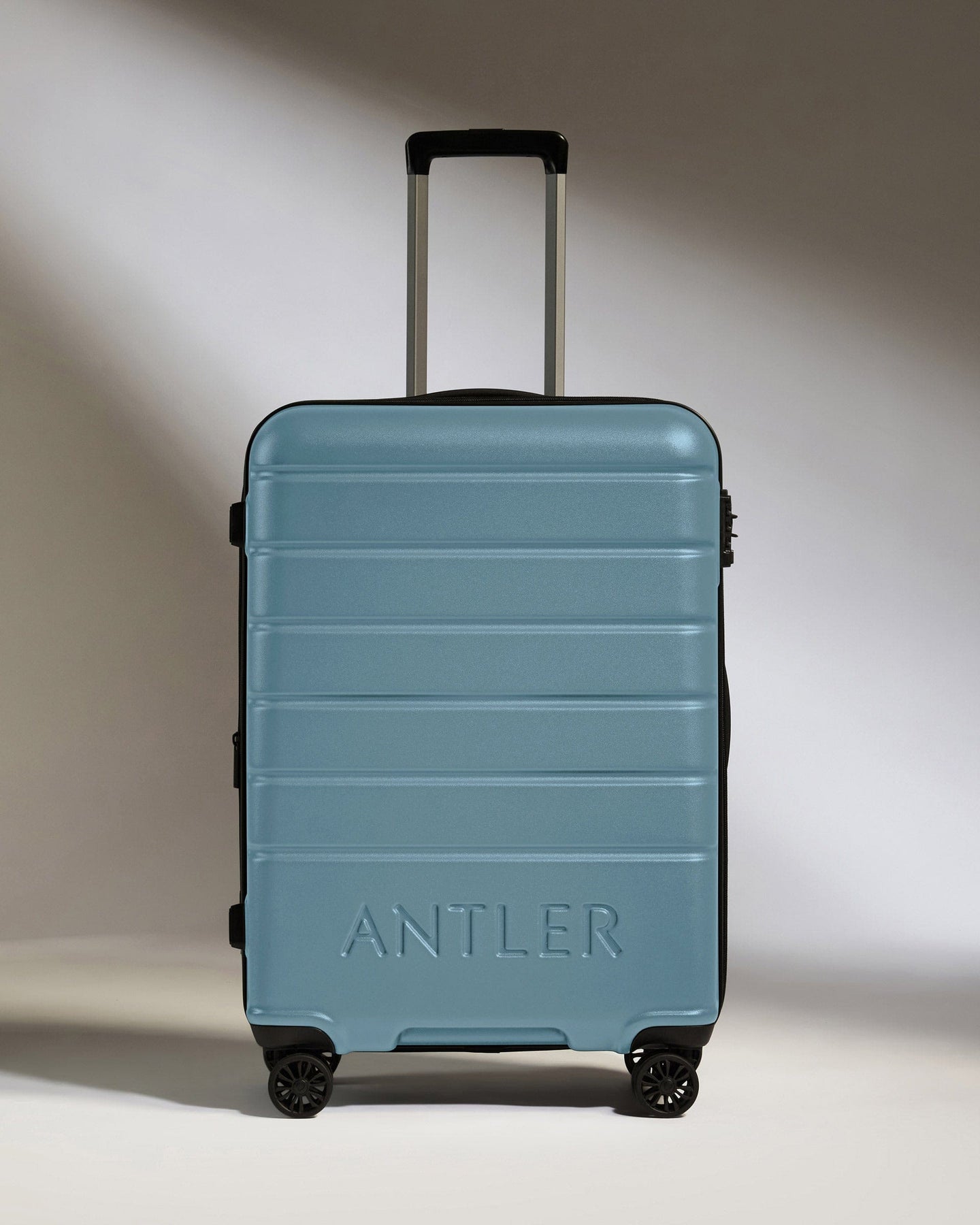 Antler Luggage -  Medium Suitcase in Light Blue - Logo - Hard Suitcase - Medium Medium Suitcase Light Blue - Logo | Lightweight Hard Shell Luggage