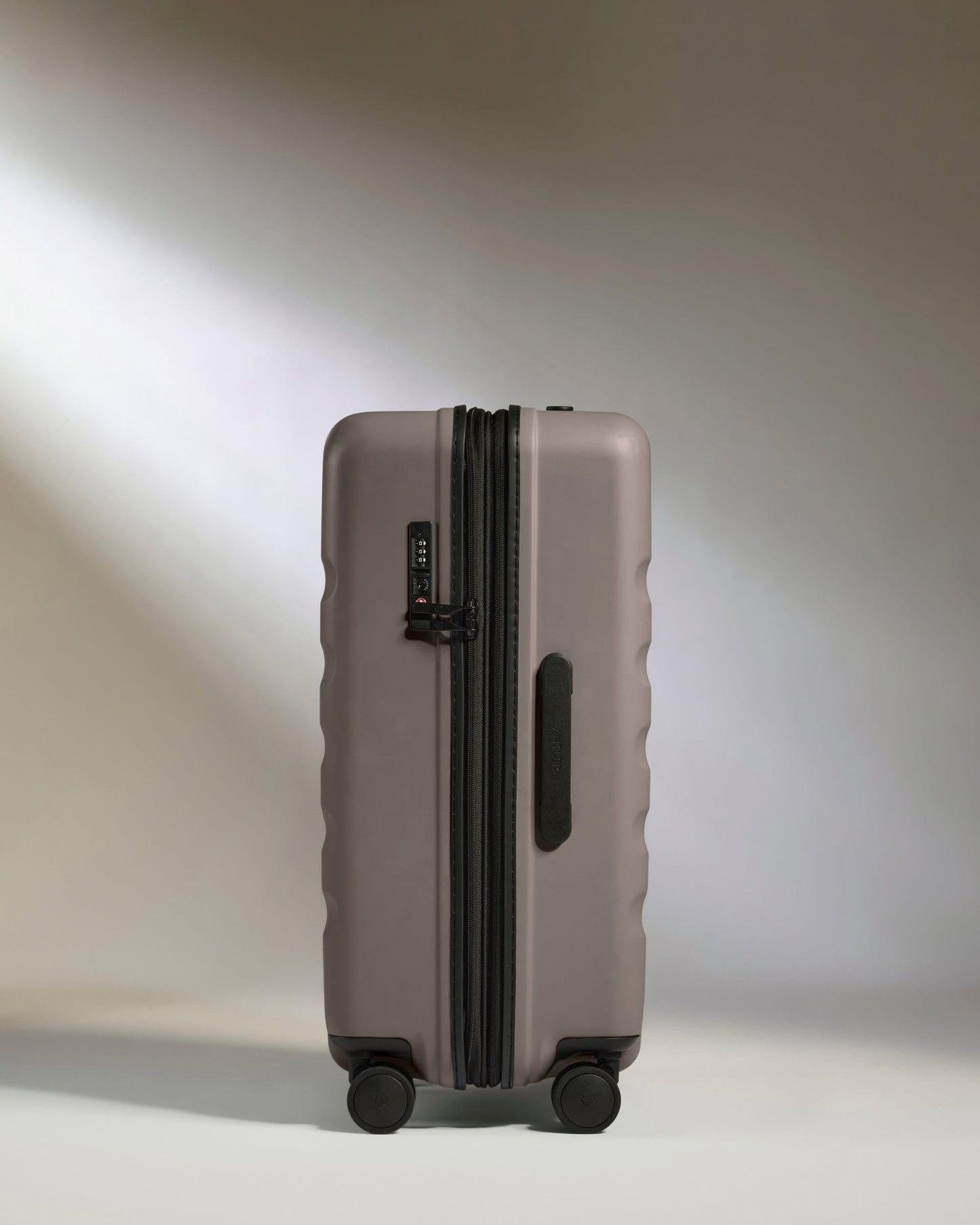 Antler Luggage -  Medium Suitcase in Pebble Grey - Icon Stripe - Hard Suitcase - Medium Medium suitcase in Grey - Icon Stripe | Lightweight & Hard Shell Suitcase