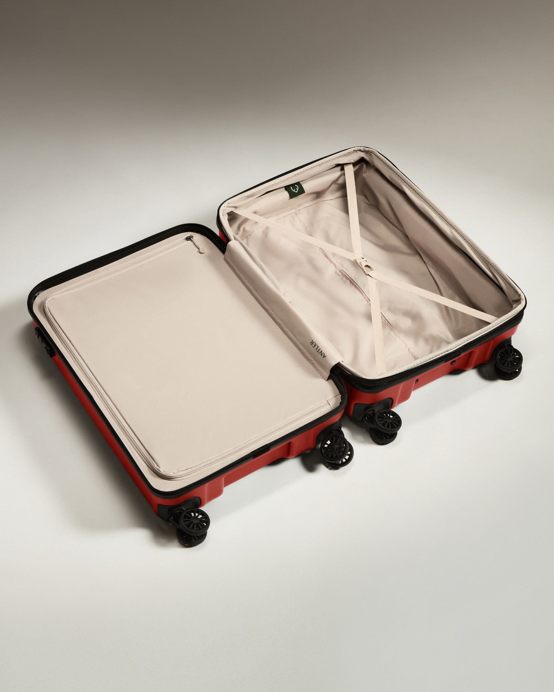 Antler Luggage -  Medium Suitcase in Red Orange - Logo - Hard Suitcase - Medium Medium Suitcase Red Orange - Logo | Lightweight Hard Shell Luggage