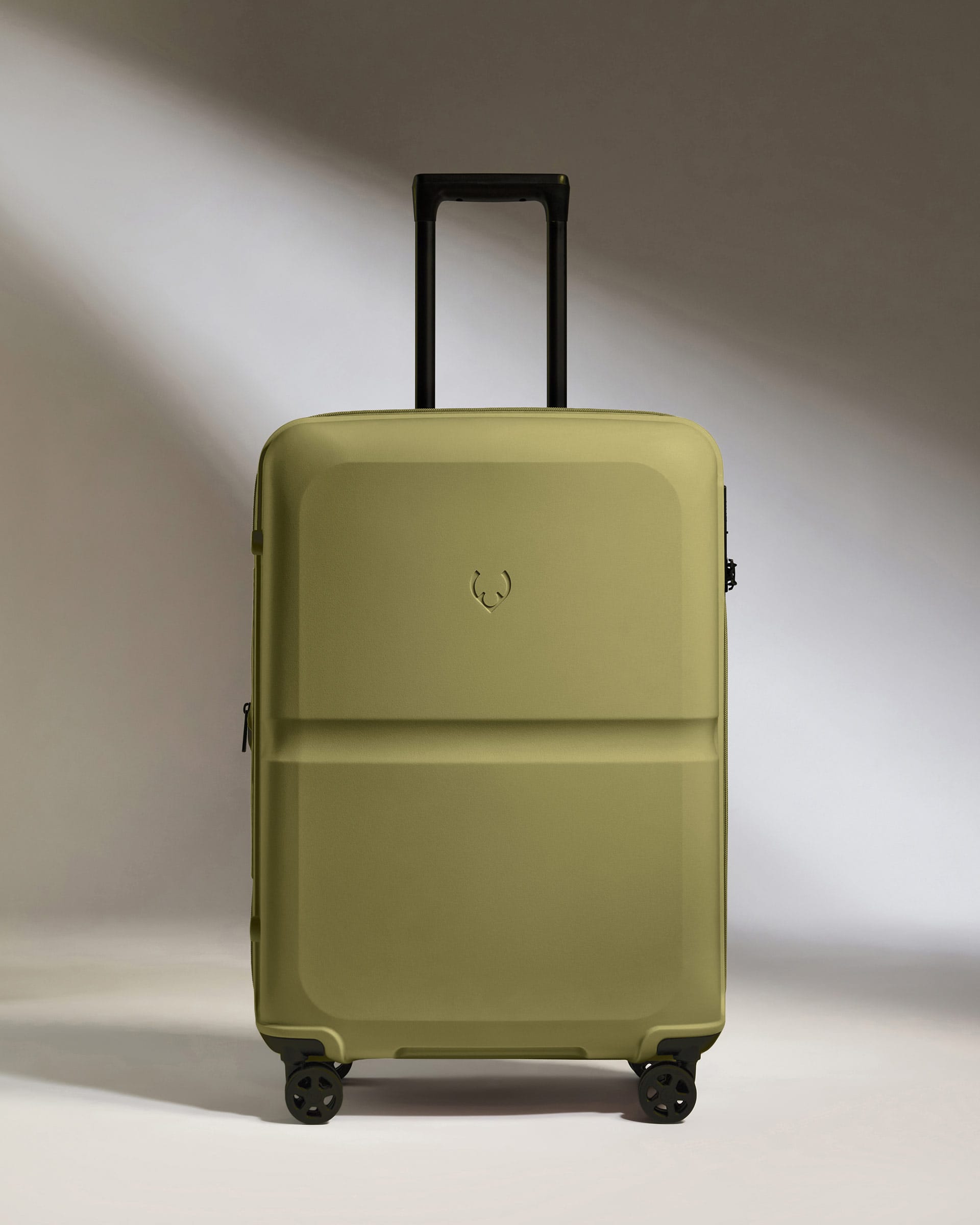 Antler Luggage -  Medium Suitcase in Reed Green - Single Stripe - Hard Suitcase - Medium Medium Suitcase in Green - Single Stripe | Check Luggage