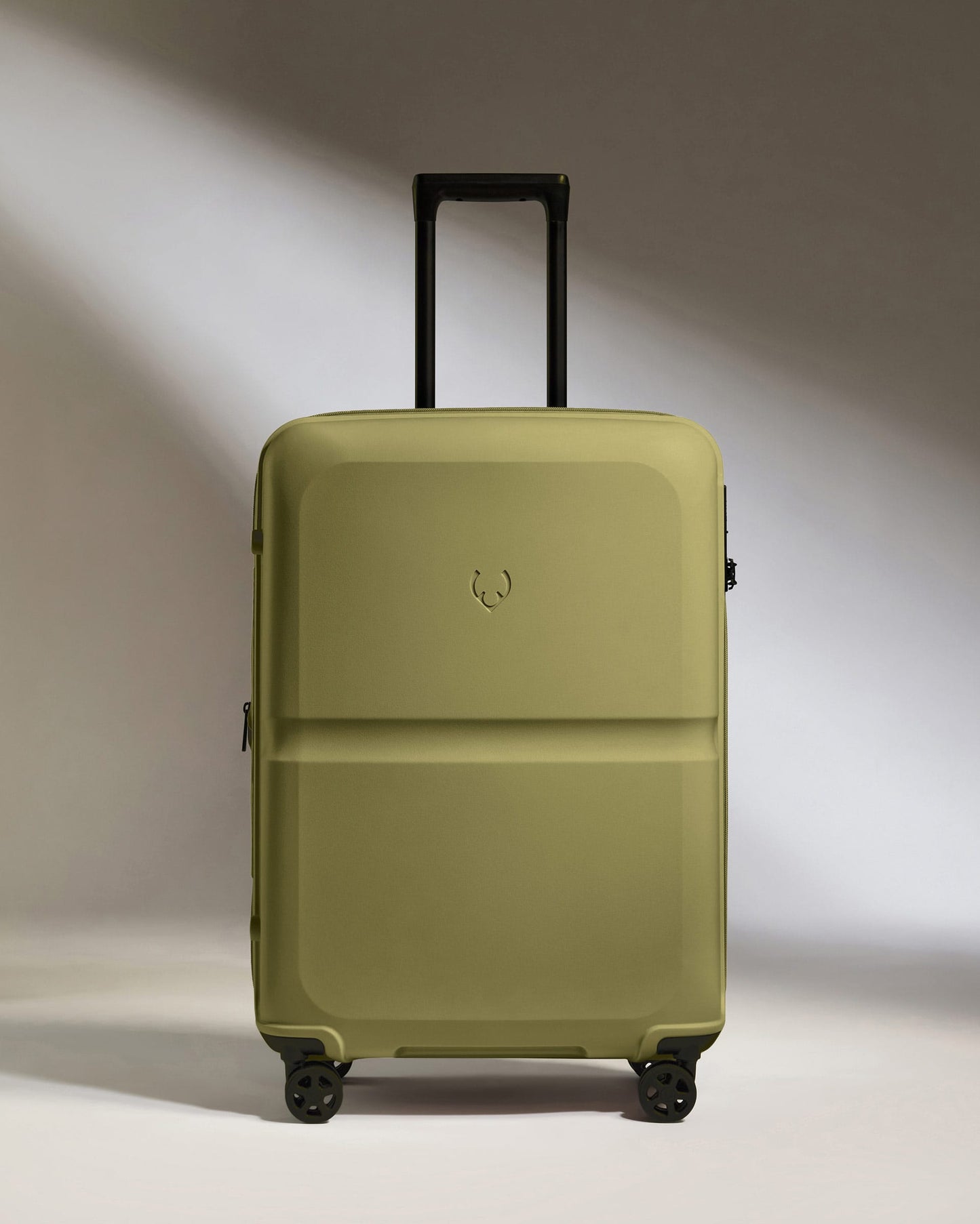 Antler Luggage -  Medium Suitcase in Reed Green - Single Stripe - Hard Suitcase - Medium Medium Suitcase in Green - Single Stripe | Check Luggage