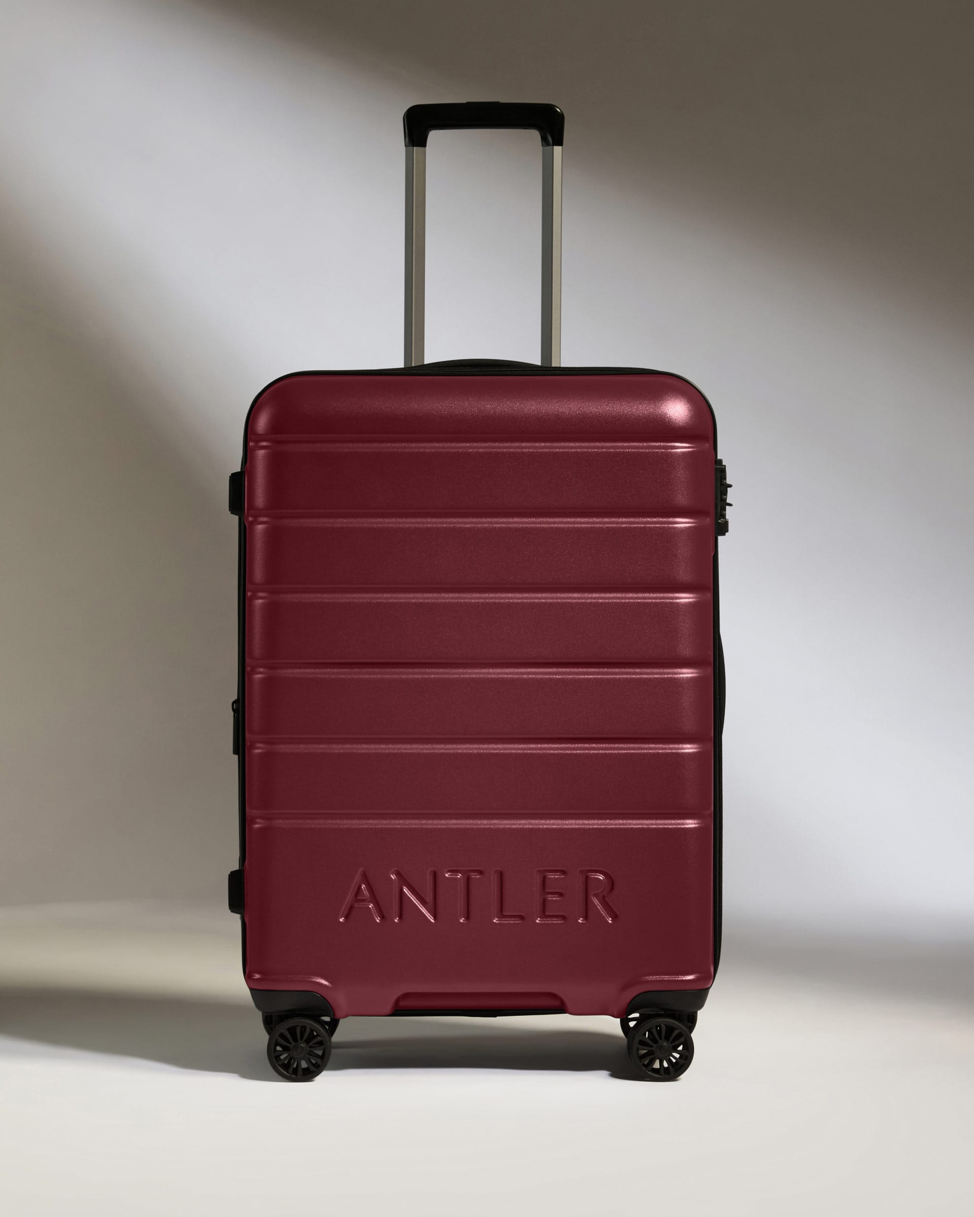 Antler Luggage -  Medium Suitcase in Rich Red - Logo - Hard Suitcase - Medium Medium Suitcase Red - Logo | Lightweight Hard Shell Luggage