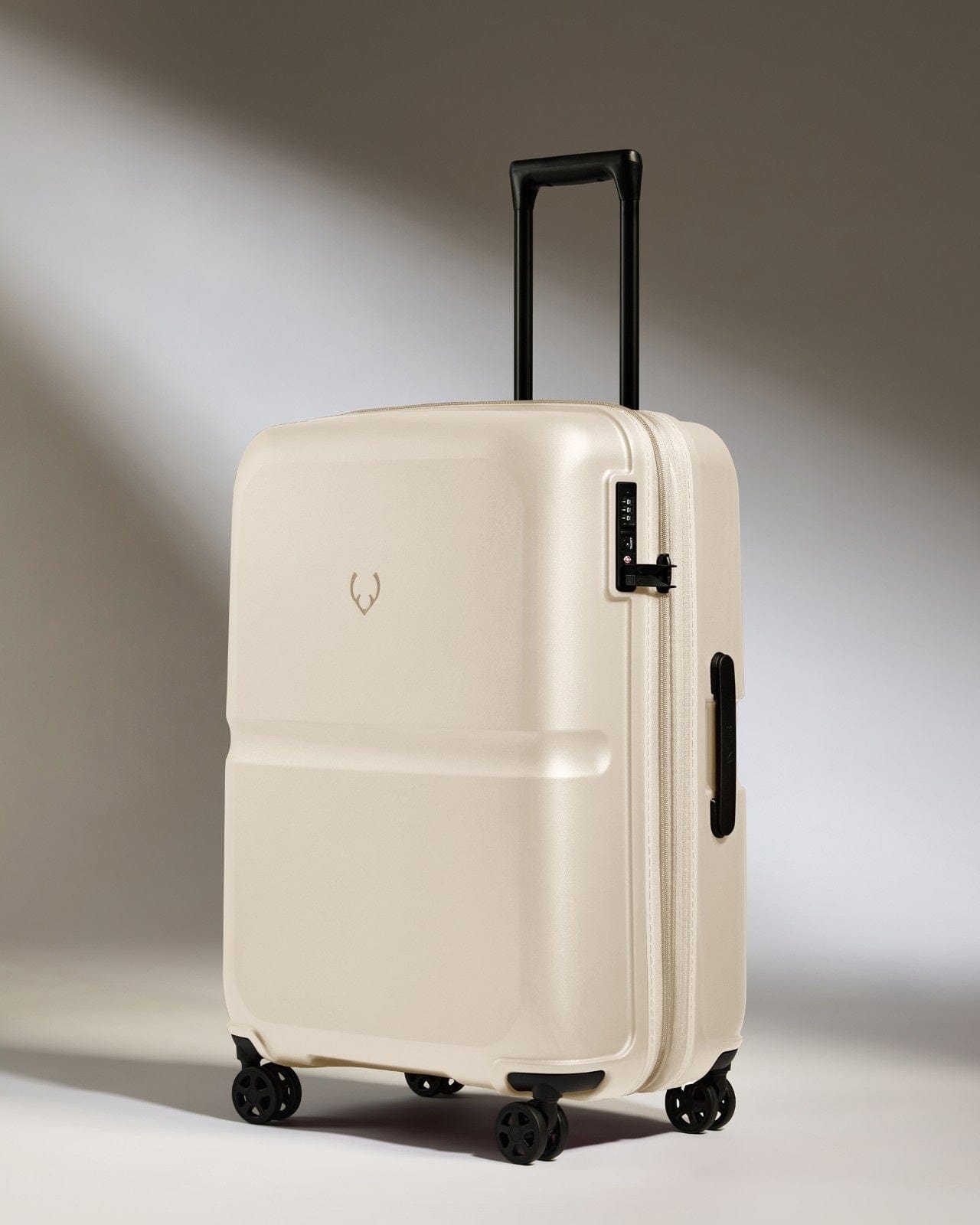 Antler Luggage -  Medium Suitcase in Wheat Beige - Single Stripe - Hard Suitcase - Medium Medium Suitcase in Beige - Single Stripe | Check Luggage