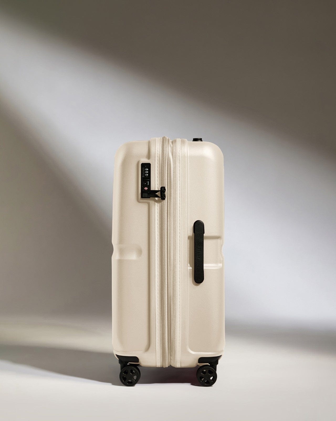 Antler Luggage -  Medium Suitcase in Wheat Beige - Single Stripe - Hard Suitcase - Medium Medium Suitcase in Beige - Single Stripe | Check Luggage