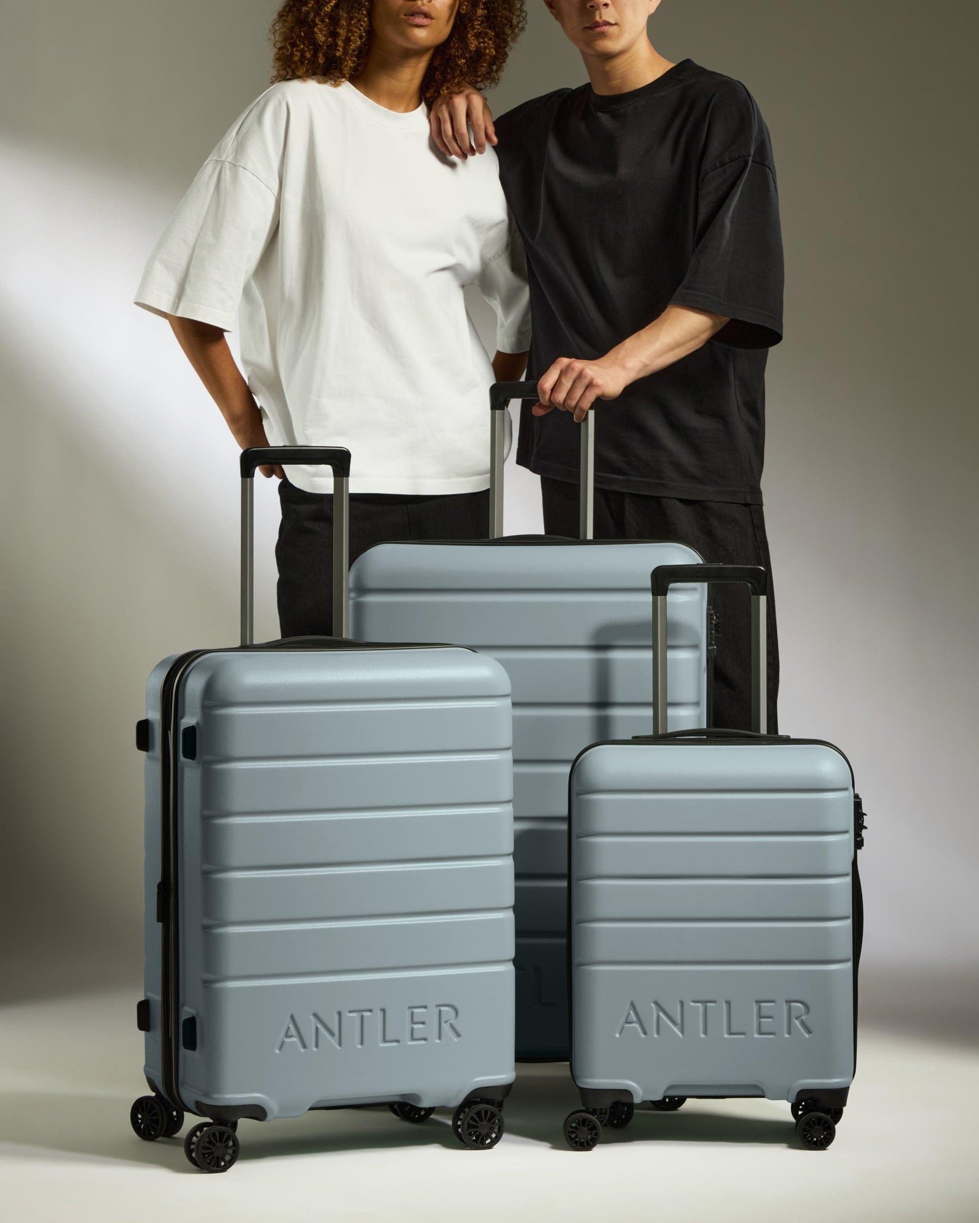 Antler Luggage -  Suitcase Set in Cool Grey - Logo - Hard Suitcase - Standard Cabin Set Suitcase Set of 3 Cool Grey - Logo | Lightweight Hard Shell Luggage