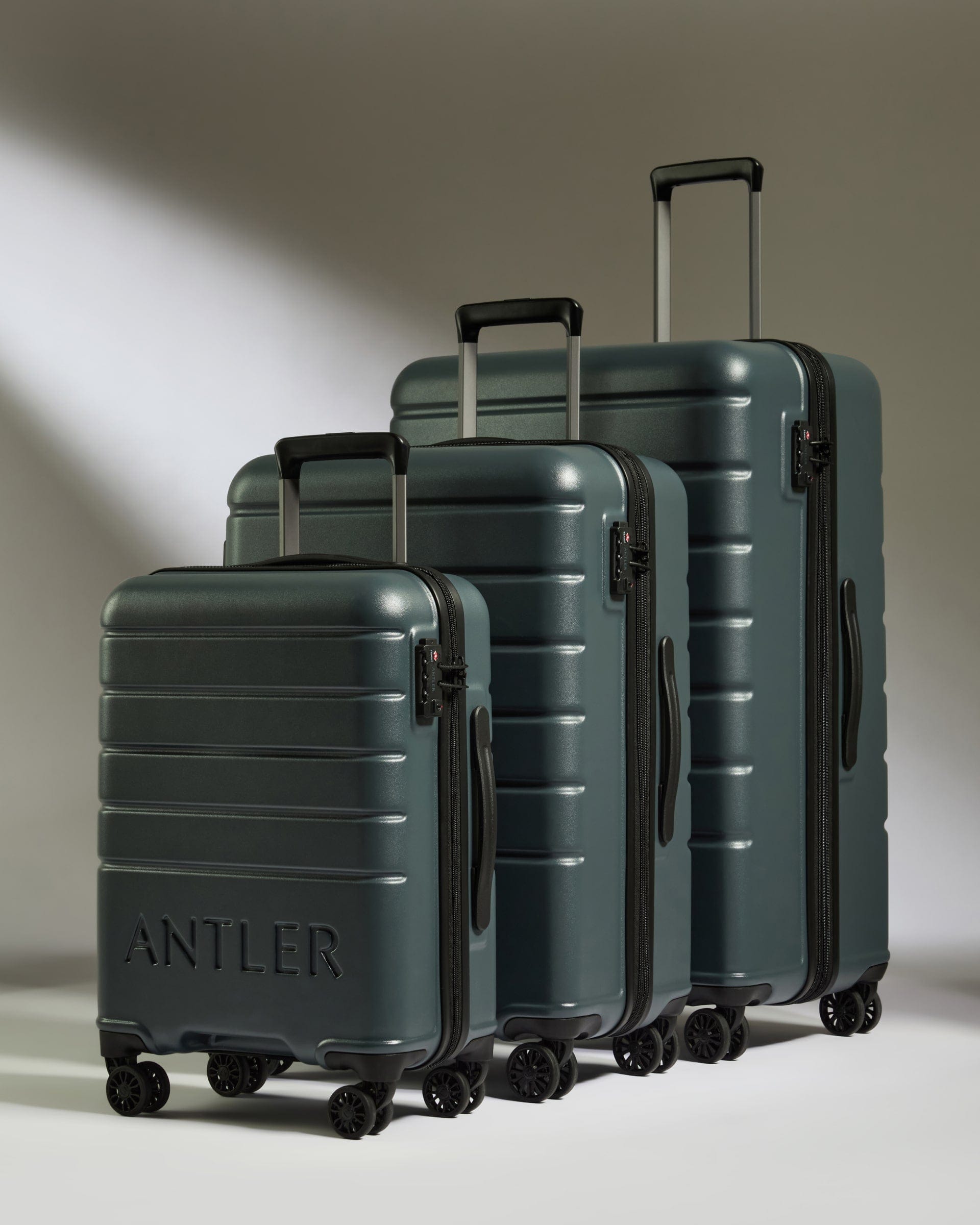 Suitcase Set Granite Logo
