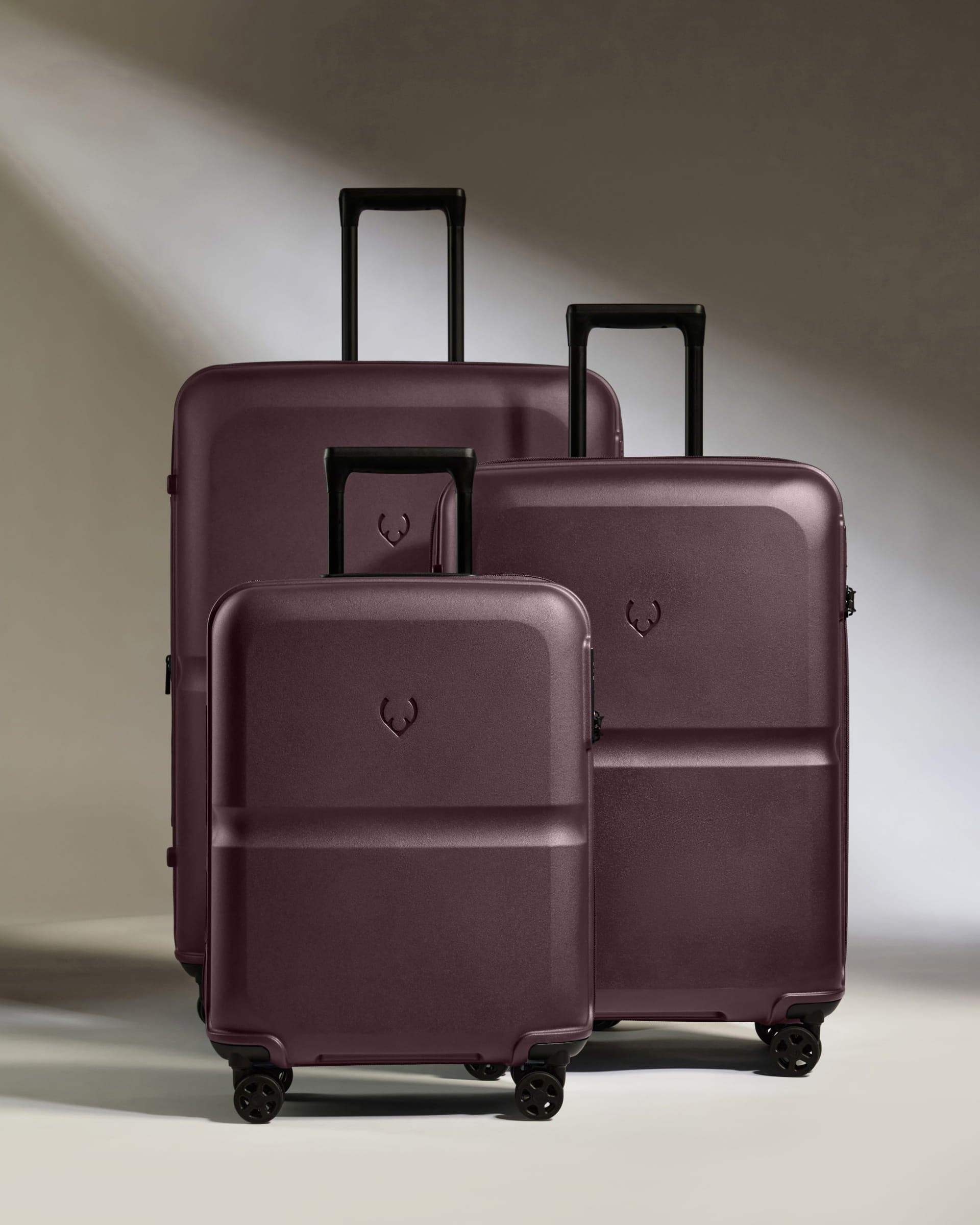 Antler Luggage -  Suitcase Set in Lagoon Red - Single Stripe - Hard Suitcase - Standard Cabin Set Suitcase Set in Red - Single Stripe | Cabin Luggage & Large Suitcases