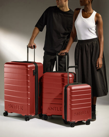 Antler Luggage -  Suitcase Set in Red Orange - Logo - Hard Suitcase - Standard Cabin Set Suitcase Set of 3 Red Orange - Logo | Lightweight Hard Shell Luggage