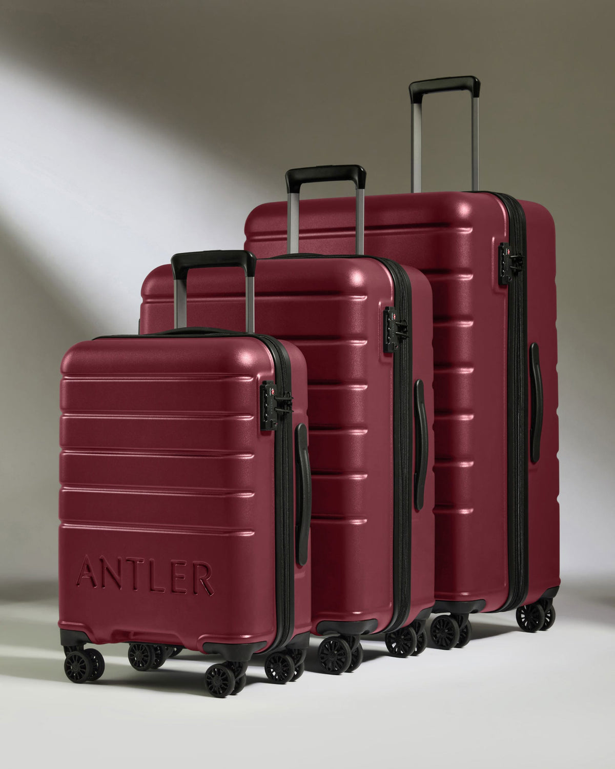 Antler Luggage -  Suitcase Set in Rich Red - Logo - Hard Suitcases Logo Set of 3 Suitcases Red | Lightweight Hard Shell Luggage