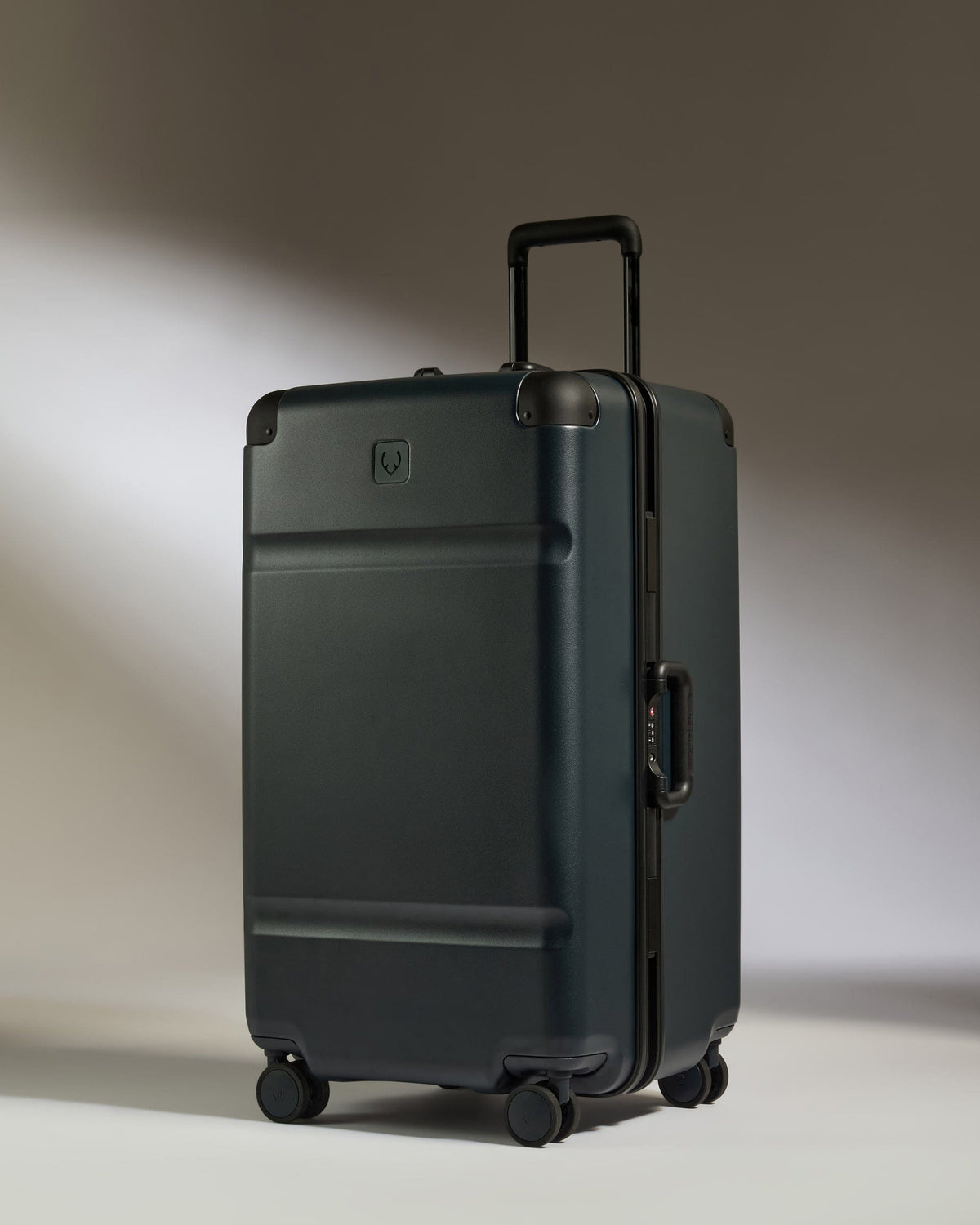 Trunk Suitcase Basalt Heritage Stripe
