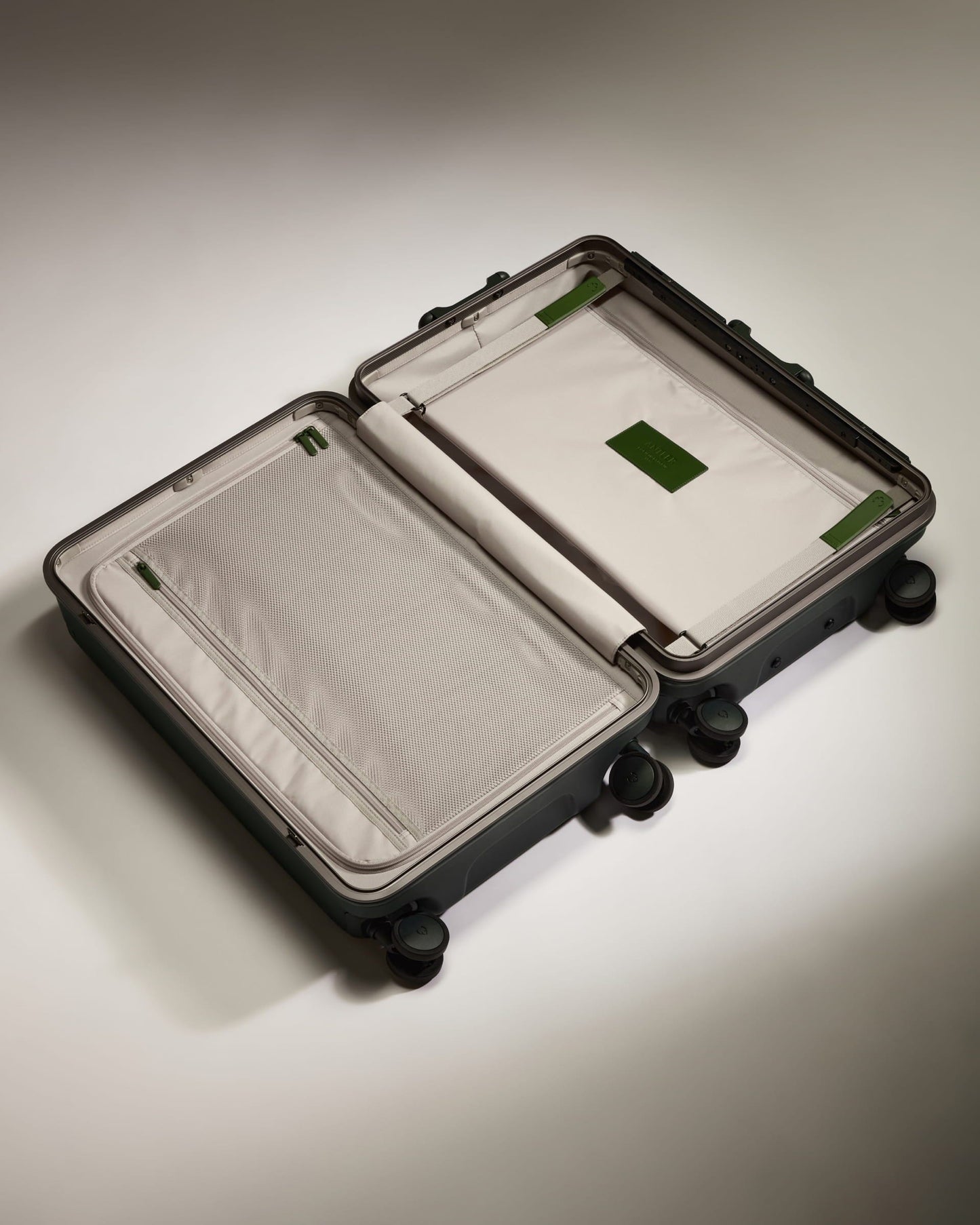 Antler Luggage -  Trunk Suitcase in Dark Forest Green - Heritage Stripe - Hard Suitcase - Trunk Trunk Suitcase in Dark Forest Green - Heritage Stripe | Premium Hard Shell Trunk Luggage