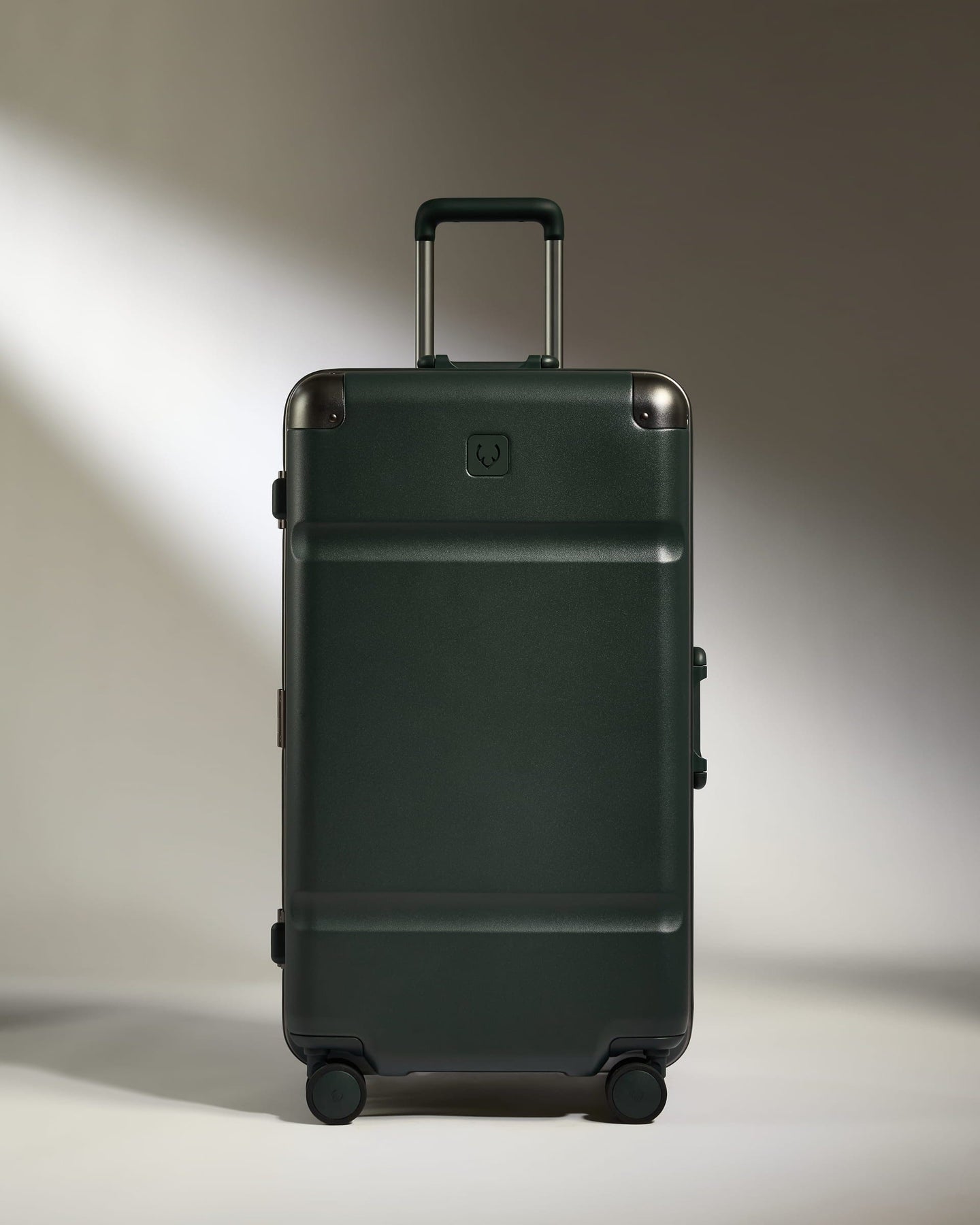 Antler Luggage -  Trunk Suitcase in Dark Forest Green - Heritage Stripe - Hard Suitcase - Trunk Trunk Suitcase in Dark Forest Green - Heritage Stripe | Premium Hard Shell Trunk Luggage