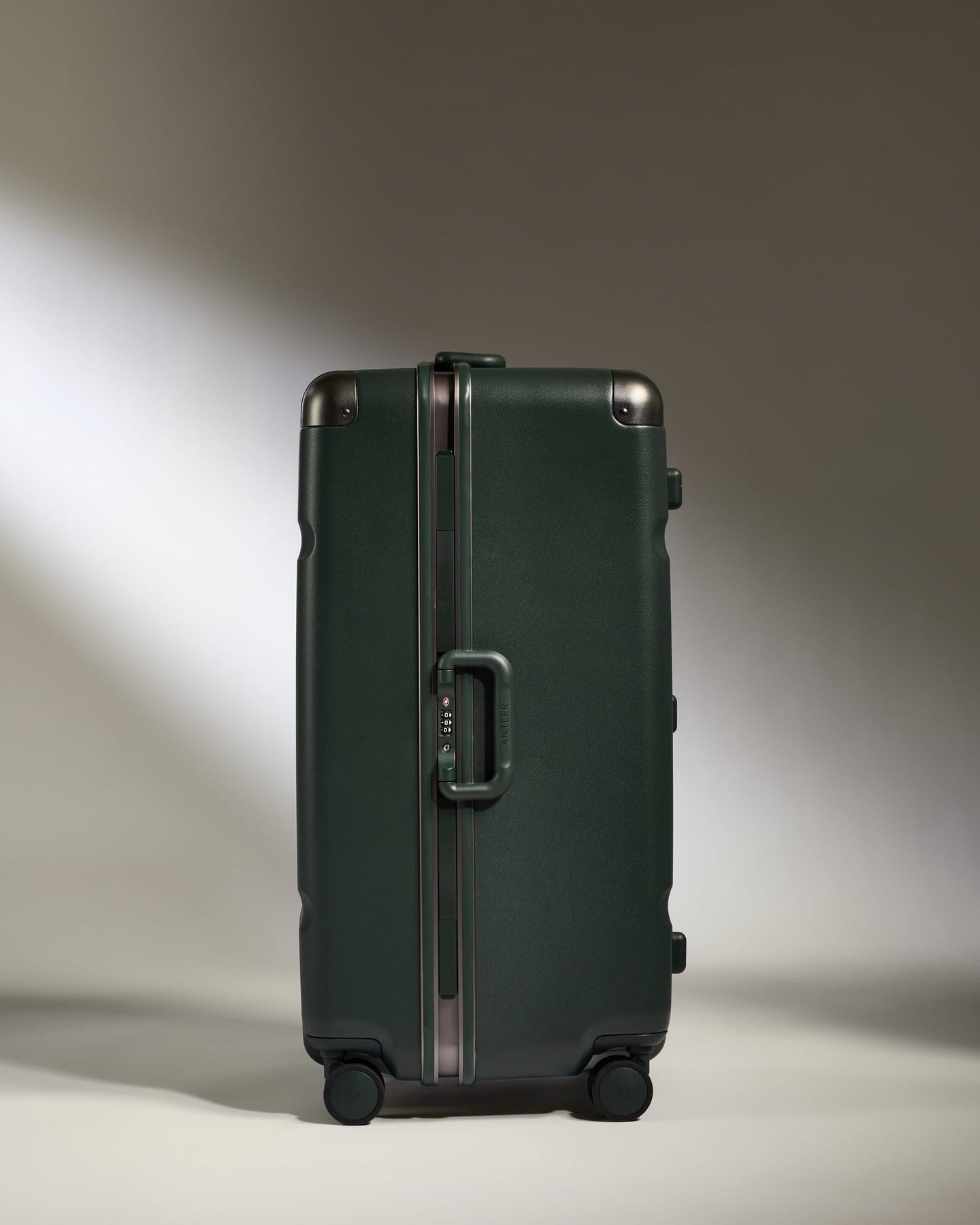 Antler Luggage -  Trunk Suitcase in Dark Forest Green - Heritage Stripe - Hard Suitcase - Trunk Trunk Suitcase in Dark Forest Green - Heritage Stripe | Premium Hard Shell Trunk Luggage