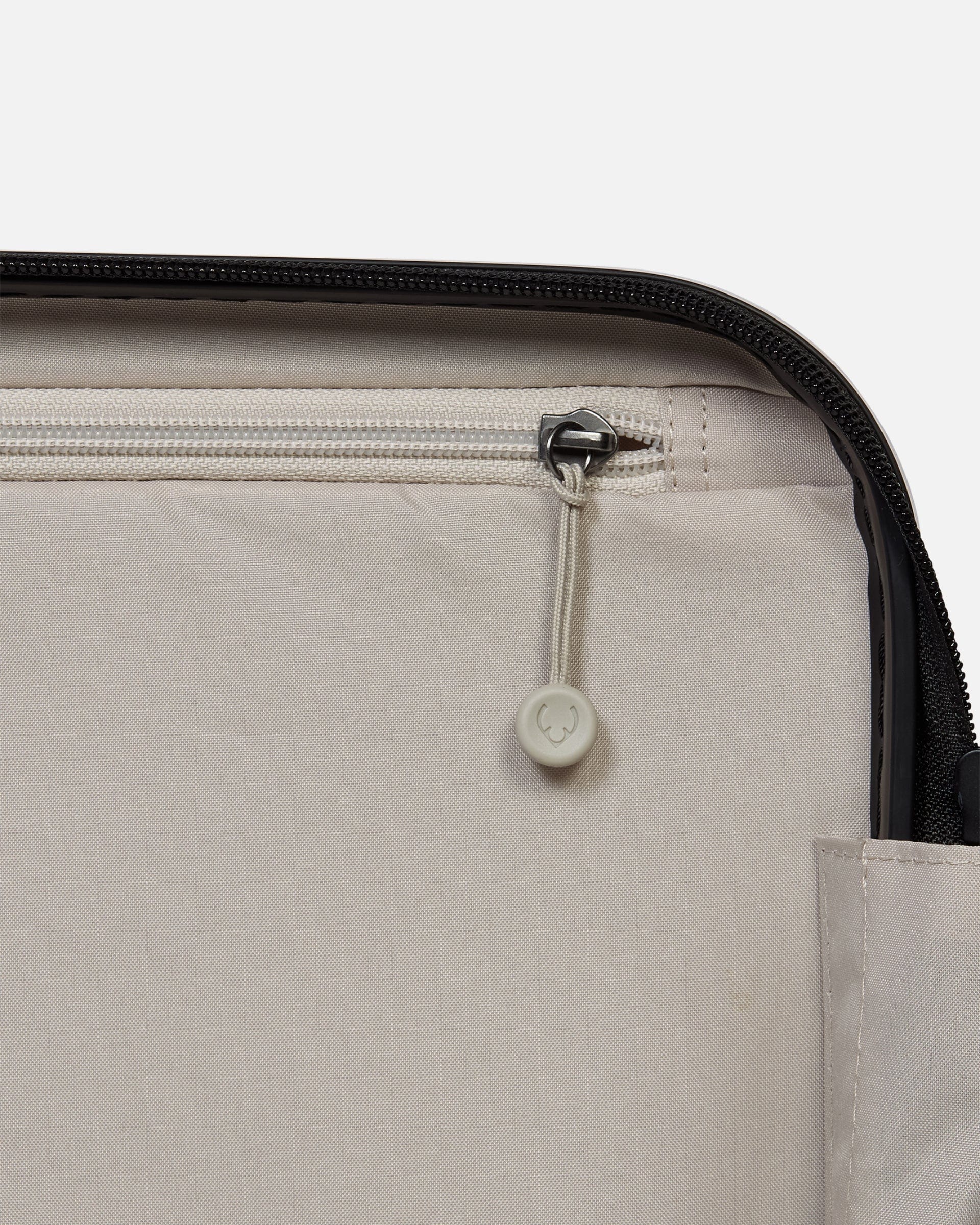 Antler UK Luggage -  Logo cabin in black - Hard Suitcases Logo Cabin Suitcase Black | Lightweight Hard Shell Luggage