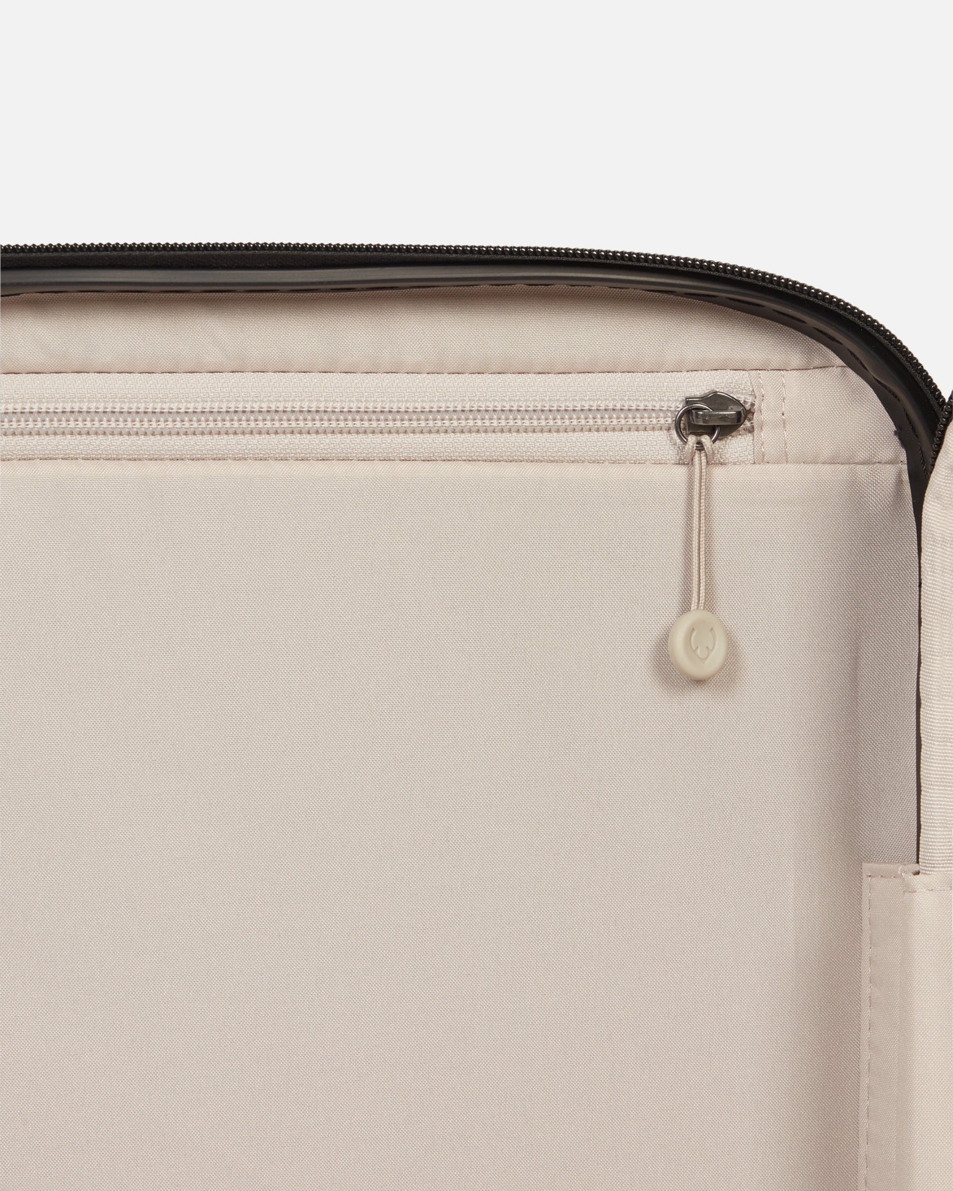 Antler UK Luggage -  Logo medium in black - Hard Suitcases Logo Medium Suitcase Black | Lightweight Hard Shell Luggage